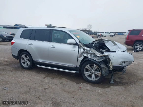 2013 Toyota Highlander Limited with VIN 5TDYK3EH3DS105986, listed as a IAAI auction lot 41506441 with 173,711 mi miles. Bid and sale history available at carsss.com. Image 14.