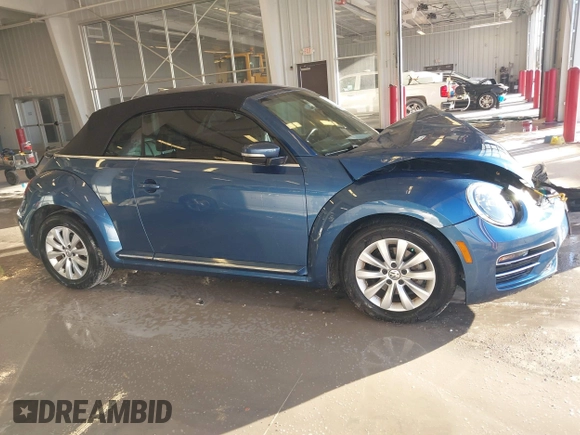 2018 Volkswagen Beetle S с VIN 3VW5DAAT2JM515005, выставлен на аукционе IAAI как лот 41093518 с пробегом Не указан миль и . История ставок и продаж доступна на DreamBid. Изображение 12.