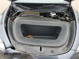 2021 Tesla Model Y Long Range z VIN 5YJYGDEE2MF204414, wystawiony jako Copart lot #59010585 z przebiegiem 56 371 mil mil oraz Szkoda całkowita • Salvage title. Historia ofert i sprzedaży dostępna na DreamBid. Obrazek 12.