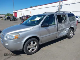 2008 Chevrolet Uplander LT w/1LT with VIN 1GNDV33188D189856, listed as a IAAI auction lot 39227761 with 114,298 mi miles. Bid and sale history available at carsss.com. Image 2.
