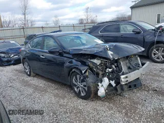 2020 Nissan Altima 2.5 S with VIN 1N4BL4BV2LN319199, listed as a IAAI auction lot 41228586 with 73,510 mi miles. Bid and sale history available at carsss.com. Image 1.