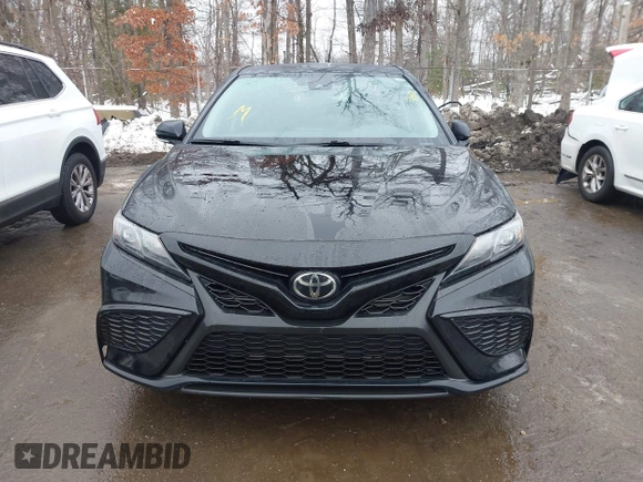 2022 Toyota Camry SE with VIN 4T1G11AK9NU714724, listed as a IAAI auction lot 41504720 with 63,237 mi miles. Bid and sale history available at carsss.com. Image 12.