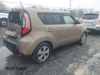 2015 Kia Soul with VIN KNDJN2A22F7191177, listed as a IAAI auction lot 41461278 with 102,023 mi miles. Bid and sale history available at carsss.com. Image 4.