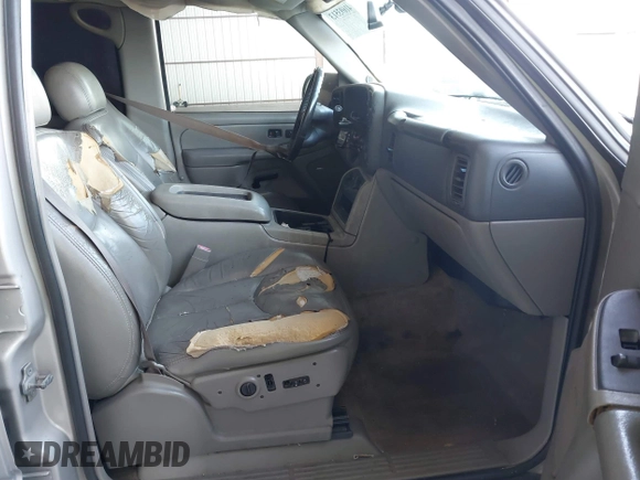 2006 GMC Yukon XL SLT with VIN 1GKEC16Z26J133388, listed as a IAAI auction lot 41693513 with 307,522 mi miles. Bid and sale history available at carsss.com. Image 5.