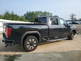 2024 GMC Sierra 3500HD Denali z VIN 1GT49WE72RF110266, wystawiony jako Copart lot #66869744 z przebiegiem 67 981 mil mil oraz Szkody całkowita. Historia ofert i sprzedaży dostępna na DreamBid. Obrazek 3.