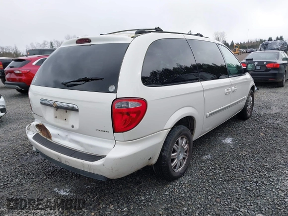 2005 Chrysler Town & Country Touring with VIN 2C4GP54L25R395372, listed as a IAAI auction lot 41805284 with 143,431 mi miles. Bid and sale history available at carsss.com. Image 4.