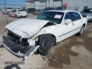 2007 Lincoln Town Car Signature Limited z VIN 1LNHM82V67Y630711, wystawiony jako IAAI lot #41997932 z przebiegiem 177 420 mil mil oraz . Historia ofert i sprzedaży dostępna na DreamBid. Obrazek 18.