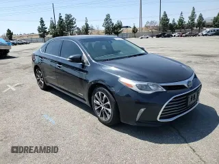 2018 Toyota Avalon Hybrid XLE Plus z VIN 4T1BD1EB6JU063543, wystawiony jako Copart lot #52554915 z przebiegiem 122 986 mil mil oraz Szkoda całkowita • Salvage title. Historia ofert i sprzedaży dostępna na DreamBid. Obrazek 10.