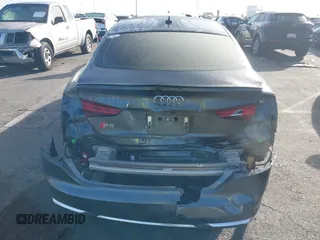 2023 Audi S5 Sportback Premium Plus z VIN WAUC4CF55PA001605, wystawiony jako IAAI lot #41597900 z przebiegiem 24 446 mil mil oraz . Historia ofert i sprzedaży dostępna na DreamBid. Obrazek 6.