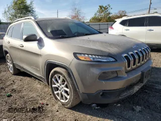 2016 Jeep Grand Cherokee with VIN 1C4PJCLS6GW281609, listed as a Copart auction lot 84149004 with 123,806 mi miles and Clean title. Bid and sale history available at DreamBid. Image 4.
