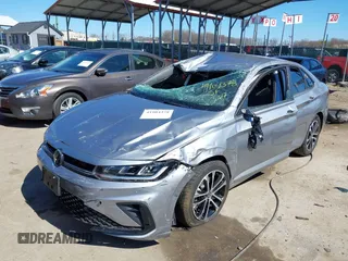 2025 Volkswagen Jetta Sport с VIN 3VWBX7BU8SM009474, выставлен на аукционе IAAI как лот 41904378 с пробегом 5 508 миль миль и . История ставок и продаж доступна на DreamBid. Изображение 2.