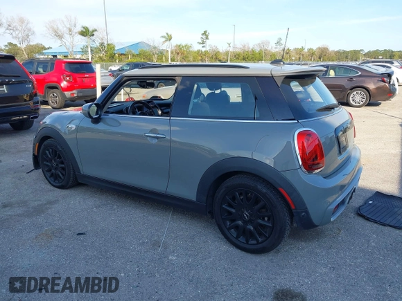 2020 MINI Hardtop Cooper S z VIN WMWXR5C00L2M23924, wystawiony jako IAAI lot #41520706 z przebiegiem 123 006 mil mil oraz . Historia ofert i sprzedaży dostępna na DreamBid. Obrazek 3.