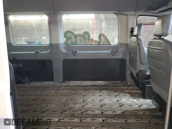 2019 Ford Transit XL z VIN 1FDZX2CM0KKB27959, wystawiony jako Copart lot #45286305 z przebiegiem 137 367 mil mil oraz Szkoda całkowita • Salvage title. Historia ofert i sprzedaży dostępna na DreamBid. Obrazek 11.
