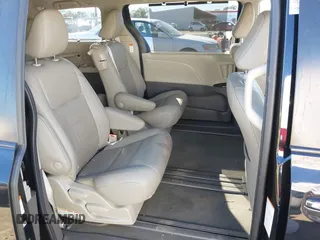 2020 Toyota Sienna XLE Auto Access Seat with VIN 5TDYZ3DC5LS086907, listed as a IAAI auction lot 41706488 with 86,855 mi miles. Bid and sale history available at carsss.com. Image 8.