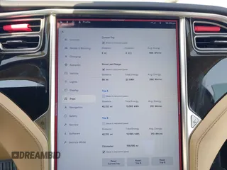 2016 Tesla Model S 70 z VIN 5YJSA1E13GF129925, wystawiony jako IAAI lot #42568012 z przebiegiem 109 195 mil mil oraz . Historia ofert i sprzedaży dostępna na DreamBid. Obrazek 7.
