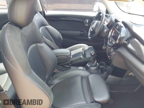 2014 MINI Hardtop with VIN WMWXM5C53ET972847, listed as a IAAI auction lot 42502121 with 165,475 mi miles and . Bid and sale history available at DreamBid. Image 5.