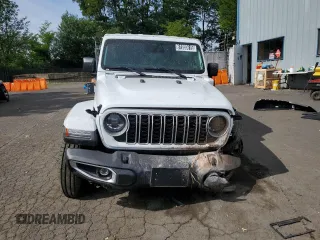 2025 Jeep Wrangler Sahara with VIN 1C4RJXP60SW585413, listed as a Copart auction lot 61955615 with 1,435 mi miles and Clean title. Bid and sale history available at DreamBid. Image 5.