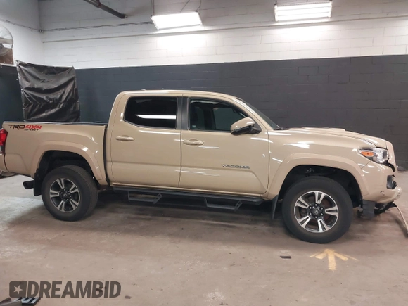 2016 Toyota Tacoma SR with VIN 5TFCZ5AN4GX033255, listed as a IAAI auction lot 41920633 with 71,681 mi miles and . Bid and sale history available at carsss.com. Image 13.