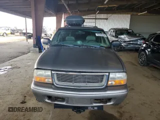 2000 GMC Jimmy SLE Convenience with VIN 1GKDT13W7Y2384460, listed as a Copart auction lot 85545254 with 165,787 mi miles and Clean Title. Bid and sale history available at carsss.com. Image 5.