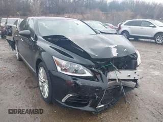 2017 Lexus LS 460 z VIN JTHCL5EF8H5028107, wystawiony jako IAAI lot #41677116 z przebiegiem 73 133 mil mil oraz . Historia ofert i sprzedaży dostępna na DreamBid. Obrazek 1.