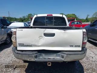 2013 Toyota Tacoma with VIN 5TFLU4EN0DX071533, listed as a IAAI auction lot 42050609 with 204,624 mi miles and . Bid and sale history available at DreamBid. Image 17.