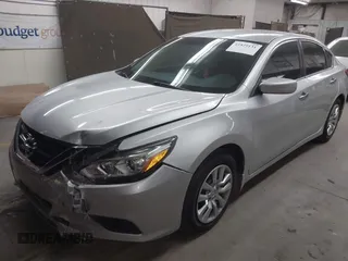 2018 Nissan Altima 2.5 SR with VIN 1N4AL3AP2JC299716, listed as a IAAI auction lot 41829131 with 39,741 mi miles. Bid and sale history available at carsss.com. Image 2.