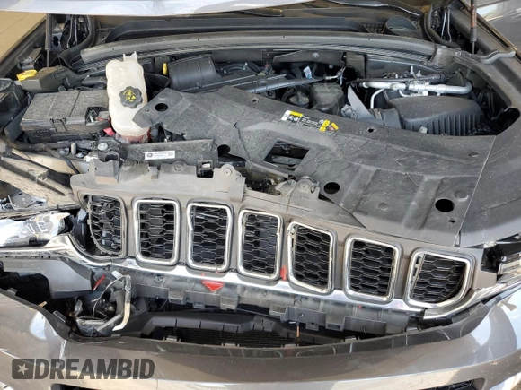 2023 Jeep Grand Cherokee Laredo z VIN 1C4RJKAG6P8729546, wystawiony jako Copart lot #57813475 z przebiegiem 36 429 mil mil oraz Szkoda całkowita • Salvage title. Historia ofert i sprzedaży dostępna na DreamBid. Obrazek 12.