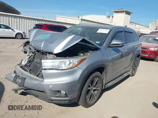 2016 Toyota Highlander XLE z VIN 5TDJKRFH1GS285752, wystawiony jako IAAI lot #40977219 z przebiegiem 139 773 mil mil oraz . Historia ofert i sprzedaży dostępna na DreamBid. Obrazek 17.