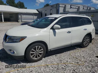 2015 Nissan Pathfinder SV z VIN 5N1AR2MN0FC708621, wystawiony jako Copart lot #54776885 z przebiegiem 146 799 mil mil oraz Szkoda całkowita • Salvage title. Historia ofert i sprzedaży dostępna na DreamBid. Obrazek 1.