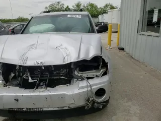 2007 Jeep Grand Cherokee Laredo z VIN 1J8GR48K37C617623, wystawiony jako Copart lot #55875115 z przebiegiem 117 588 mil mil oraz Szkoda całkowita • Salvage title. Historia ofert i sprzedaży dostępna na DreamBid. Obrazek 13.