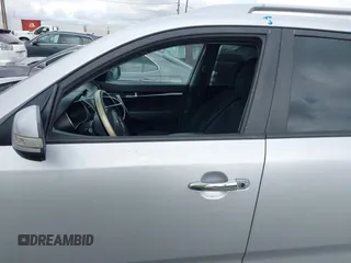 2014 Kia Sorento LX with VIN 5XYKTCA69EG496907, listed as a IAAI auction lot 41789120 with 166,644 mi miles and . Bid and sale history available at carsss.com. Image 6.