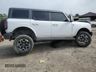 2023 Ford Bronco with VIN 1FMEE5BP7PLC15071, listed as a Copart auction lot 45321715 with 2,213 mi miles and Salvage title. Bid and sale history available at DreamBid. Image 3.