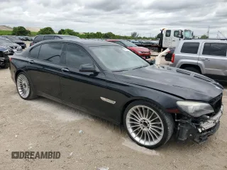 2012 BMW 7 Series 750Li z VIN WBAKB8C54CC448069, wystawiony jako Copart lot #59104045 z przebiegiem 129 883 mil mil oraz Szkoda całkowita • Salvage title. Historia ofert i sprzedaży dostępna na DreamBid. Obrazek 4.