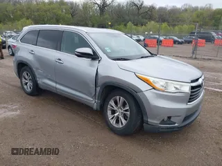 2014 Toyota Highlander XLE z VIN 5TDKKRFH1ES026437, wystawiony jako IAAI lot #42180118 z przebiegiem 150 391 mil mil oraz . Historia ofert i sprzedaży dostępna na DreamBid. Obrazek 1.