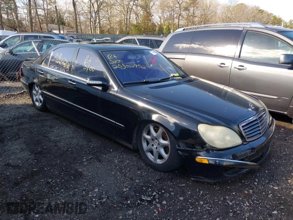 2004 Mercedes-Benz S-Class 5.0L with VIN WDBNG84J44A427425, listed as a IAAI auction lot 41851176 with 999,999 mi miles. Bid and sale history available at carsss.com. Image 1.