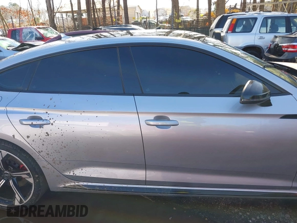 2019 Audi RS 5 Sportback z VIN WUABWCF50KA903597, wystawiony jako IAAI lot #41574876 z przebiegiem 80 629 mil mil oraz . Historia ofert i sprzedaży dostępna na DreamBid. Obrazek 13.