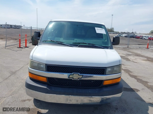 2013 Chevrolet Express Passenger 1LT with VIN 1GAZG1FA1D1191719, listed as a IAAI auction lot 42124977 with 92,228 mi miles. Bid and sale history available at carsss.com. Image 6.