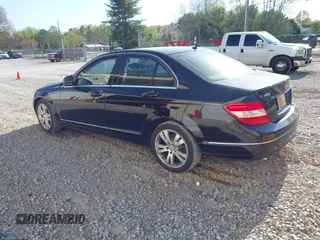 2008 Mercedes-Benz C 300 Sport z VIN WDDGF54X38F138356, wystawiony jako IAAI lot #41991750 z przebiegiem 128 673 mil mil oraz . Historia ofert i sprzedaży dostępna na DreamBid. Obrazek 3.