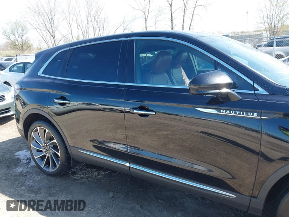 2020 Lincoln Nautilus Reserve with VIN 2LMPJ8K90LBL10657, listed as a IAAI auction lot 42091471 with 74,927 mi miles and . Bid and sale history available at DreamBid. Image 14.