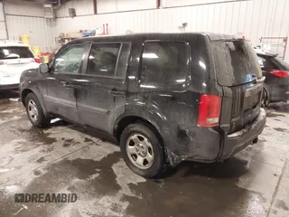 2011 Honda Pilot LX with VIN 5FNYF4H21BB022527, listed as a IAAI auction lot 41617546 with 158,518 mi miles. Bid and sale history available at carsss.com. Image 3.