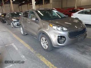 2017 Kia Sportage LX z VIN KNDPMCAC8H7135999, wystawiony jako IAAI lot #42217977 z przebiegiem 126 462 mil mil oraz . Historia ofert i sprzedaży dostępna na DreamBid. Obrazek 1.