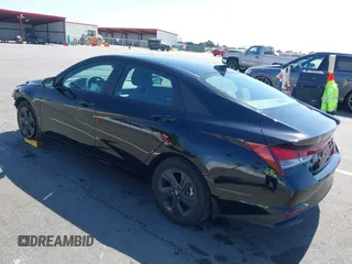 2023 Hyundai Elantra SEL z VIN KMHLM4AG6PU512266, wystawiony jako IAAI lot #42355805 z przebiegiem 71 204 mil mil oraz . Historia ofert i sprzedaży dostępna na DreamBid. Obrazek 3.