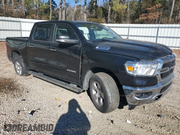 2020 Ram 1500 Big Horn z VIN 1C6RRFFG3LN233051, wystawiony jako Copart lot #89117455 z przebiegiem 43 191 mil mil oraz Szkoda całkowita • Salvage title. Historia ofert i sprzedaży dostępna na DreamBid. Obrazek 4.