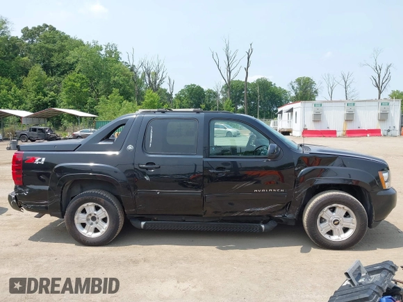 2013 Chevrolet Avalanche LT with VIN 3GNTKFE76DG259746, listed as a IAAI auction lot 42491223 with 92,131 mi miles and . Bid and sale history available at DreamBid. Image 13.