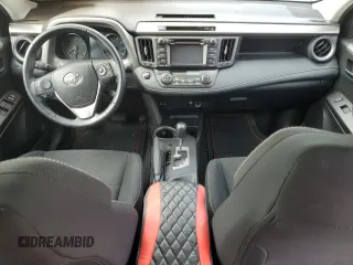 2018 Toyota RAV4 XLE z VIN 2T3WFREV0JW513389, wystawiony jako Copart lot #45601215 z przebiegiem Nie podano mil oraz Szkoda całkowita • Salvage title. Historia ofert i sprzedaży dostępna na DreamBid. Obrazek 8.