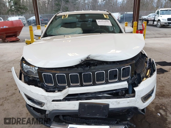 2019 Jeep Compass Limited with VIN 3C4NJCCB4KT675857, listed as a IAAI auction lot 41533156 with 59,832 mi miles. Bid and sale history available at carsss.com. Image 12.