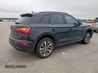 2024 Audi Q5 S line Premium z VIN WA1GAAFY3R2114519, wystawiony jako Copart lot #58812795 z przebiegiem 5 562 mil mil oraz Szkoda całkowita • Salvage title. Historia ofert i sprzedaży dostępna na DreamBid. Obrazek 3.