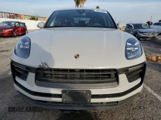 2022 Porsche Macan with VIN WP1AA2A53NLB09015, listed as a Copart auction lot 44997085 with 13,999 mi miles and Salvage title. Bid and sale history available at DreamBid. Image 5.