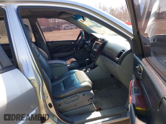 2005 Acura MDX Touring with VIN 2HNYD18945H517671, listed as a IAAI auction lot 41889240 with 275,116 mi miles. Bid and sale history available at carsss.com. Image 5.