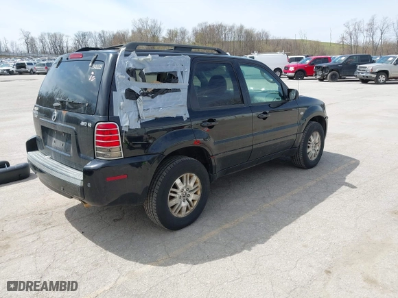2005 Mercury Mariner Luxury with VIN 4M2CU57115DJ19408, listed as a IAAI auction lot 42060685 with 204,744 mi miles. Bid and sale history available at carsss.com. Image 4.